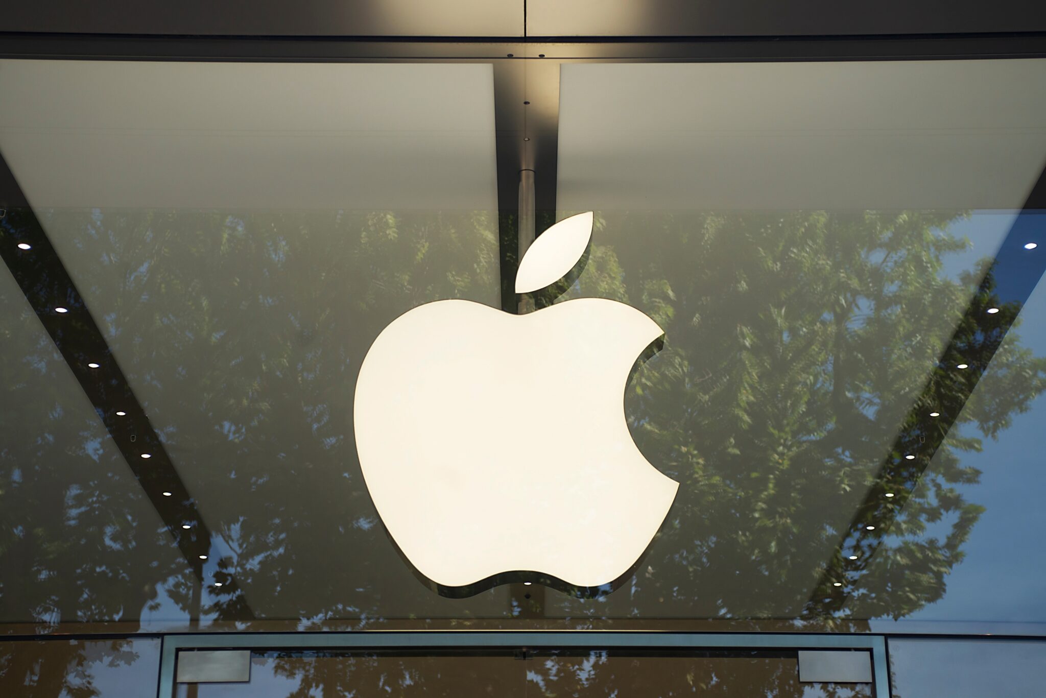 Apple Gains eSIM Breakthrough in China With iPhone Air Support Parameter