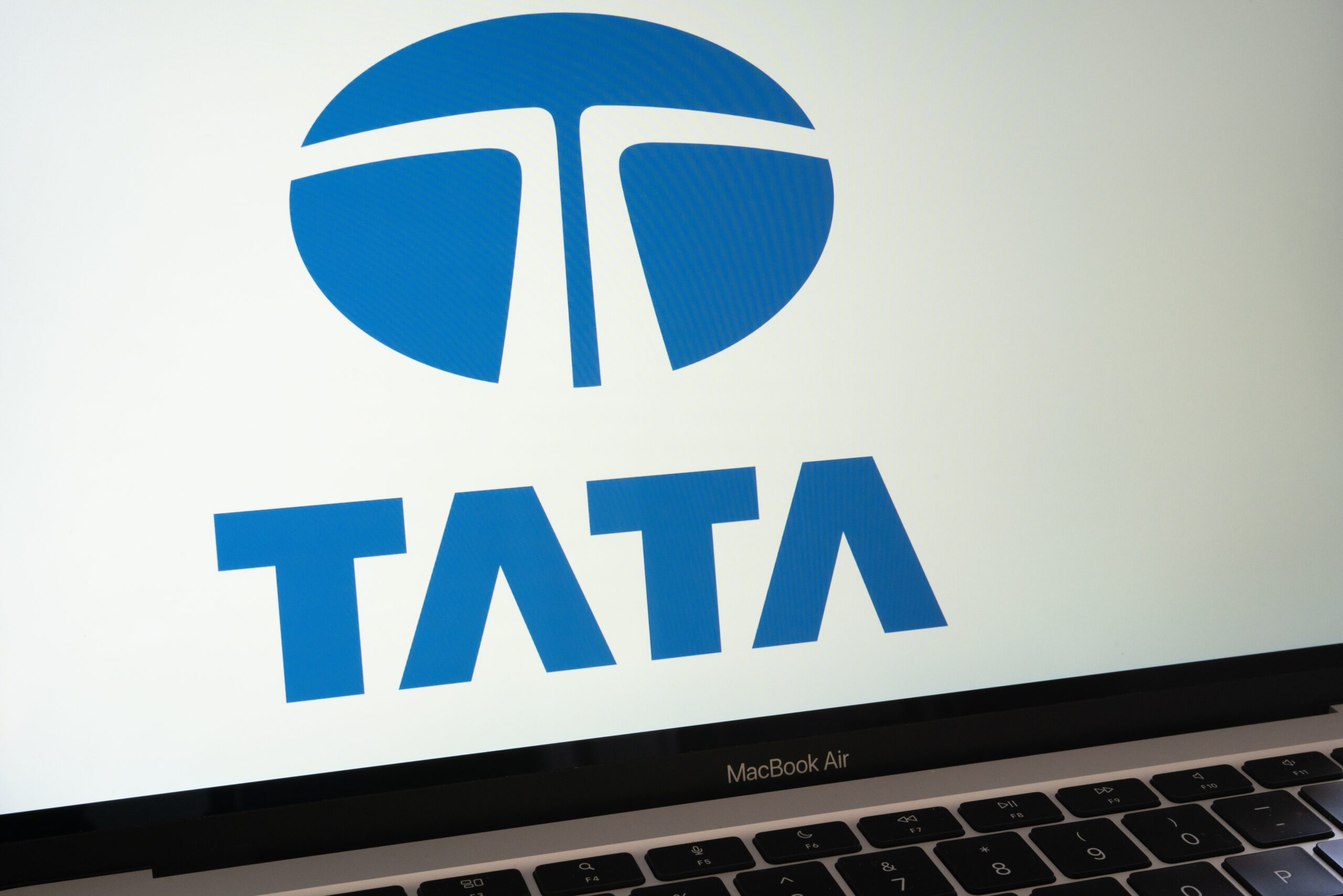 Tata Electronics признала взлом систем с утечкой данных Apple и Tesla