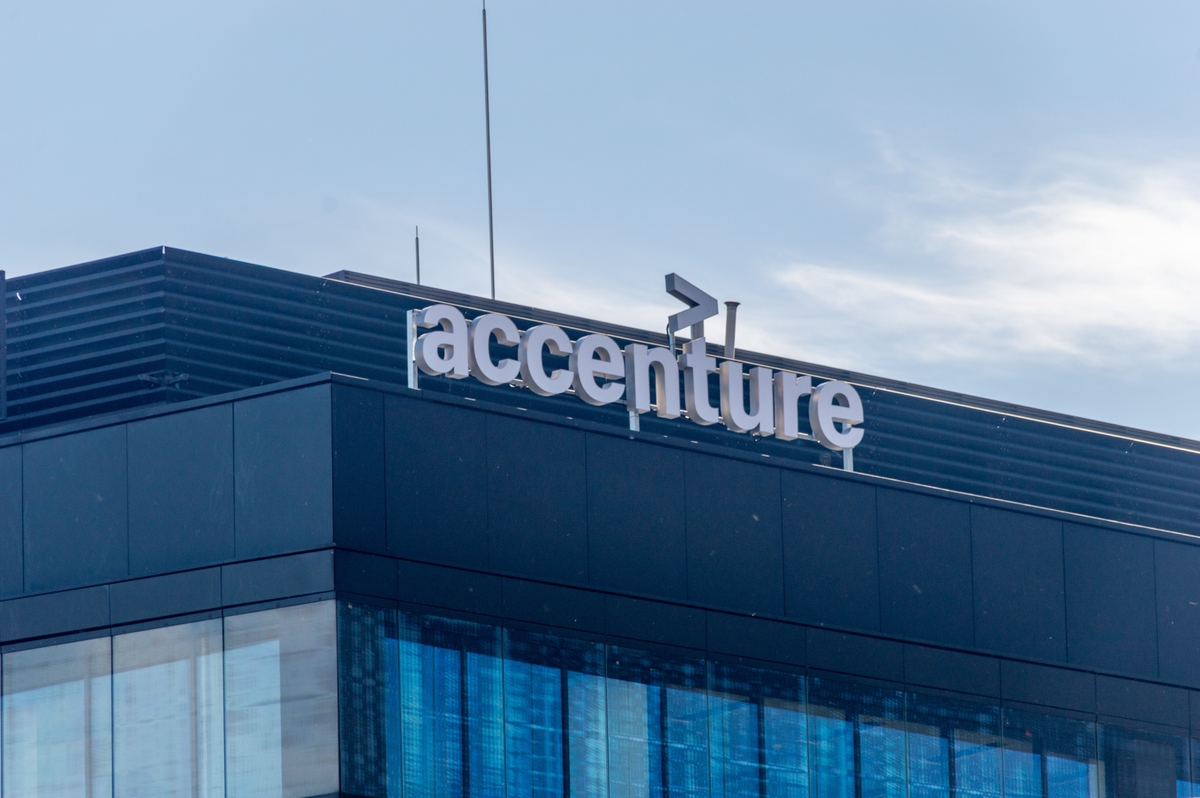 Accenture (ACN) Stock: Boosts AI Security and Transformation with Strategic RANGR Data Purchase