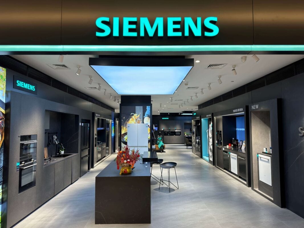 Siemens Stock Jumps as U.S. Data Center Orders Explode 54%