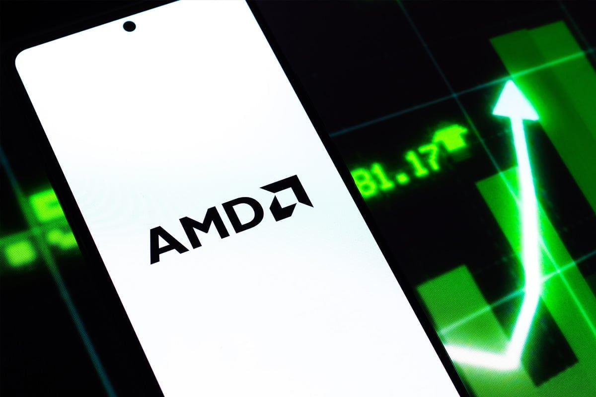 AMD (AMD) Stock: Decline Despite Ryzen AI 400 Desktop Launch Signals Cautious AI Push