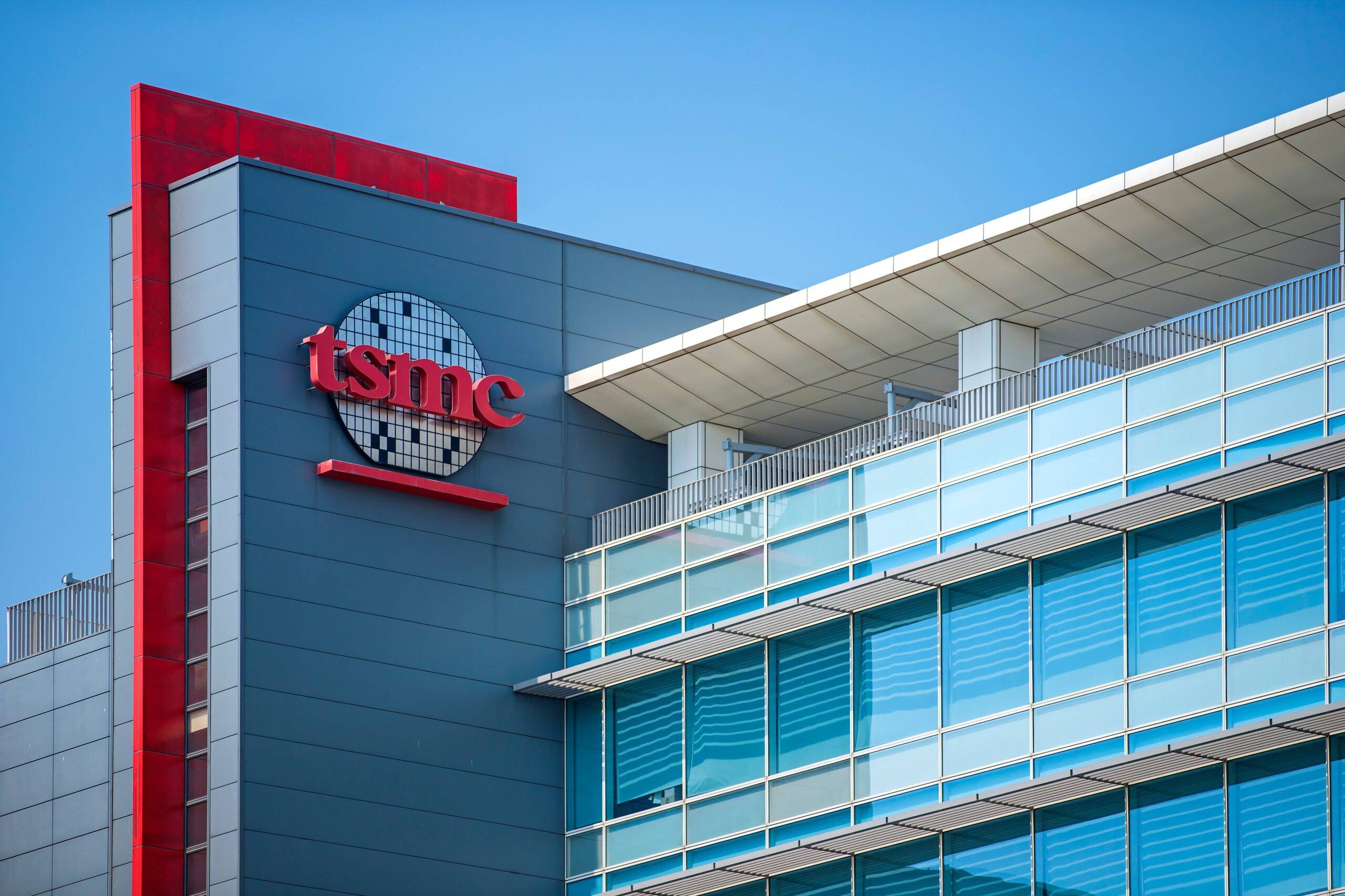 TSMC (TSM): Maintains Lead in Advanced Chip Production as Apple ...