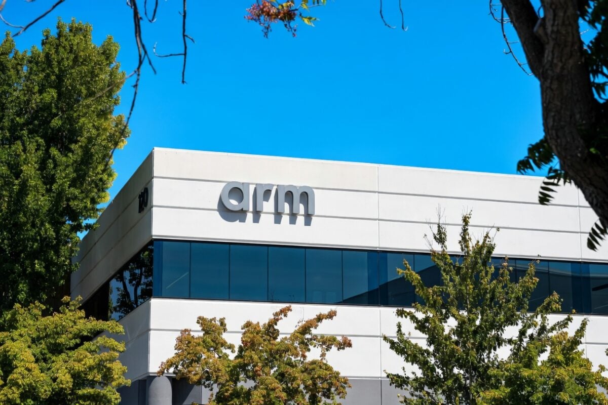 Arm Holdings (ARM) Stock Surges Past $240 as Analysts Eye $300 Target