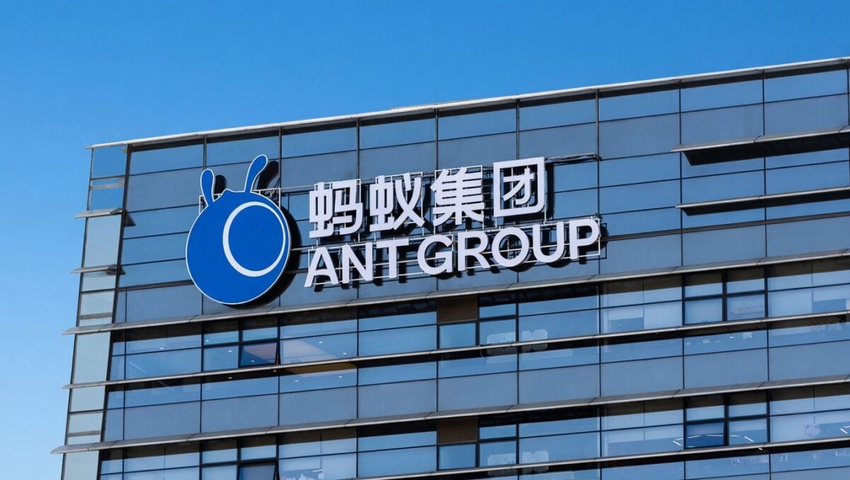 Alipay Launches AI Assistant ‘Ah Bao’ in Direct Challenge to Tencent’s WeChat