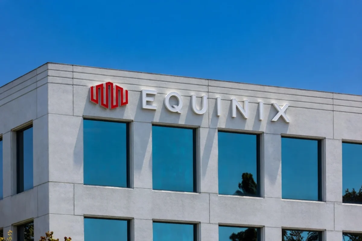 Equinix (EQIX) Stock Surges 3% on Strategic AI Infrastructure Partnership Expansion