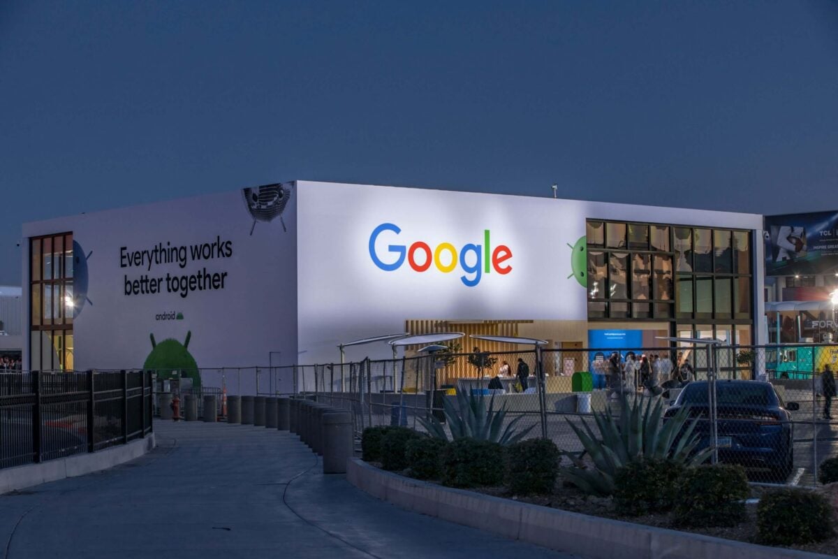 Alphabet (GOOGL) Stock Plunges 6% After Losing Two AI Leaders to Rivals