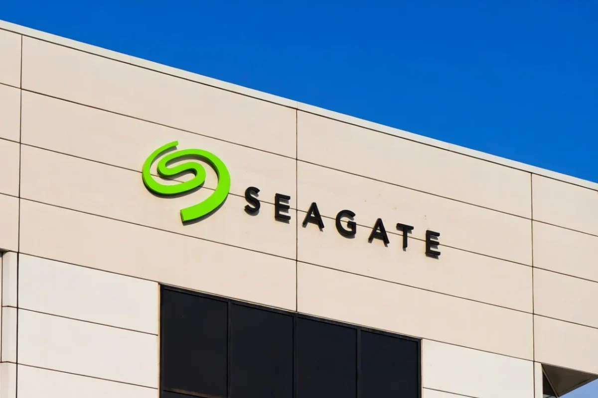 Seagate Technology (STX) Soars 7% Following Morgan Stanley’s $1,035 Price Target Upgrade