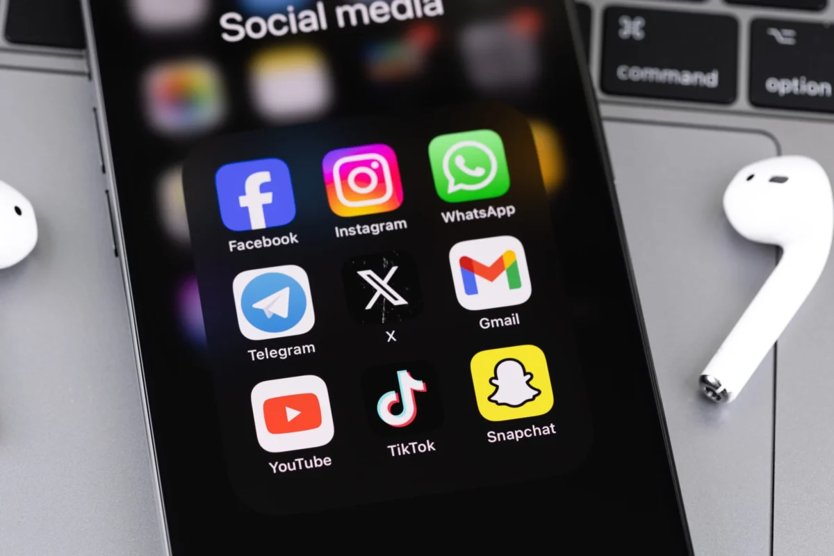 Britain Set to Implement Social Media Age Ban for Teens Under 16 by 2027