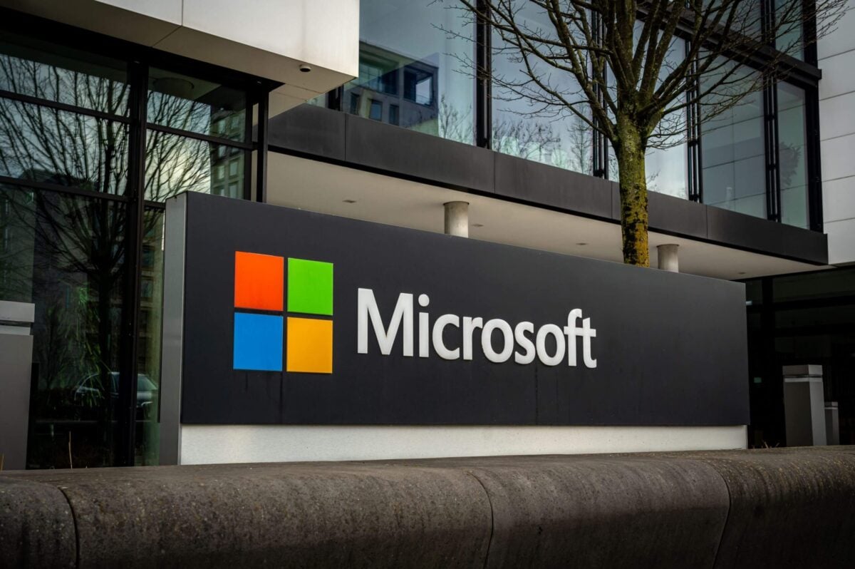 Tech Giants Sound Alarm: Your AI Investment Could Be Leaking Company Secrets