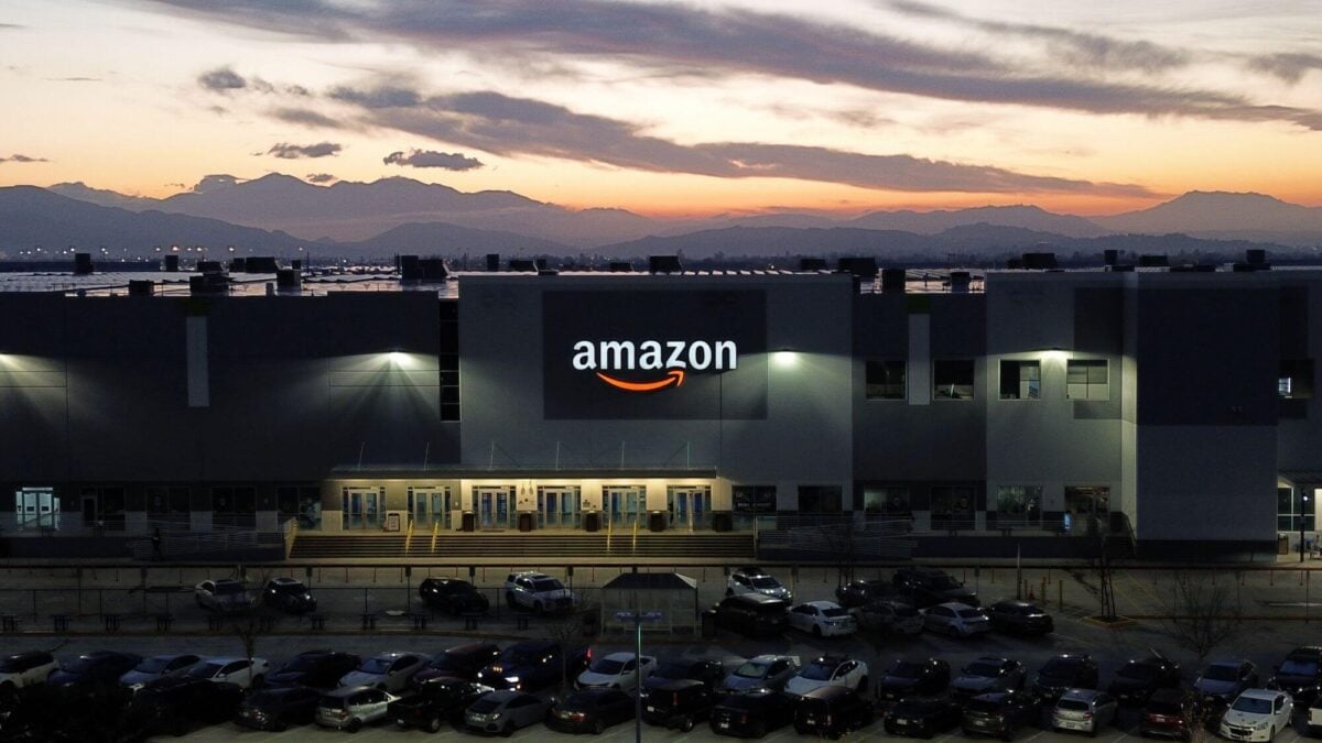 Amazon (AMZN) Stock: Hedge Funds Split as Q2 13F Filings Reveal Major Position Changes
