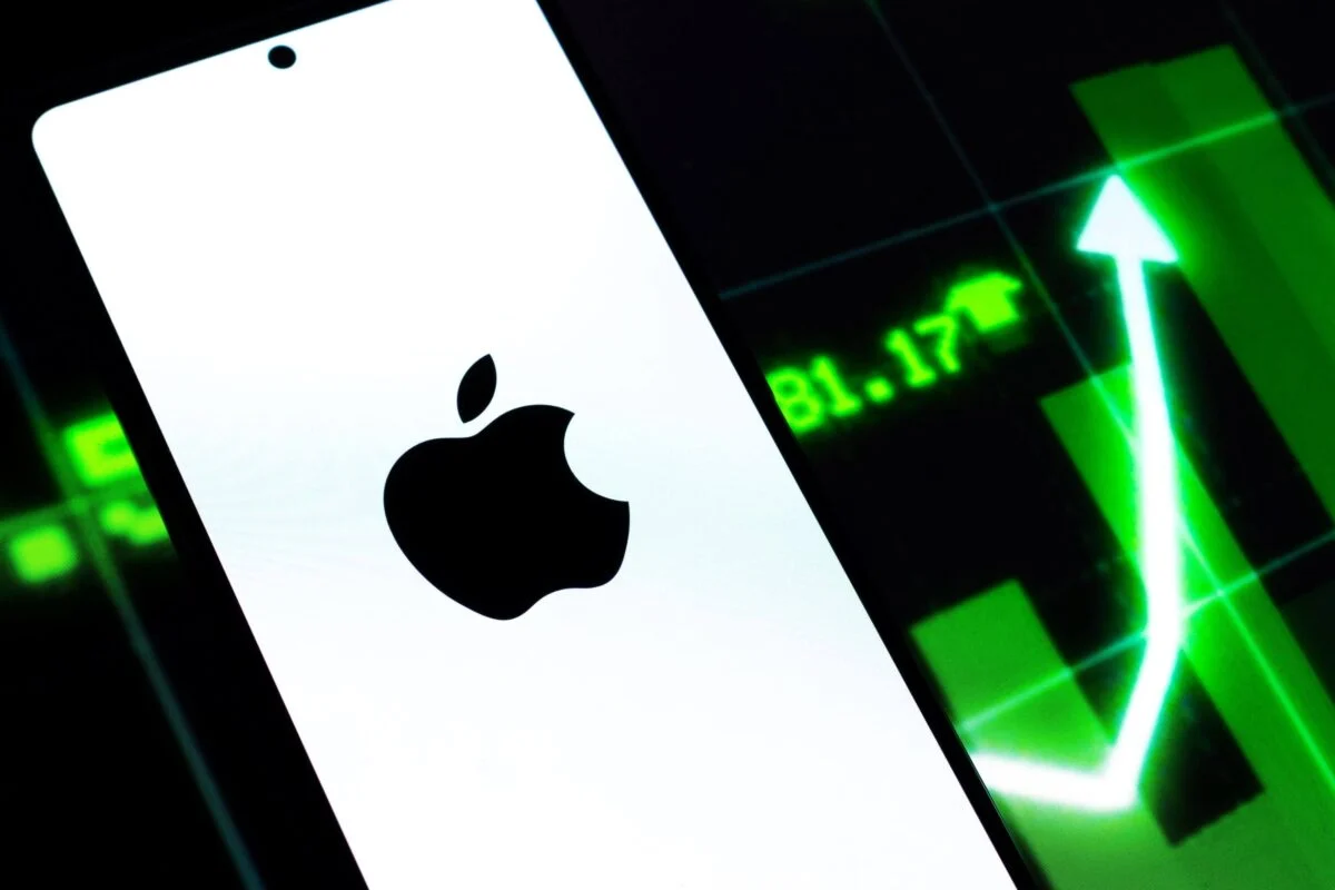 Apple (AAPL) Stock: Tech Giant Overhauls EU App Store Commission Structure
