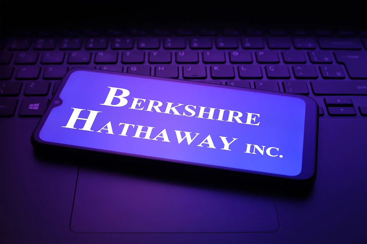 Berkshire Hathaway’s New CEO Exits Visa, Amazon, and Mastercard in Portfolio Overhaul