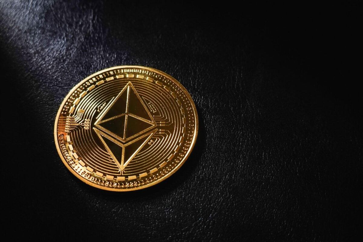 Ethereum (ETH) Price Eyes $2,500 as Fidelity Seeks SEC Approval for ETF Staking