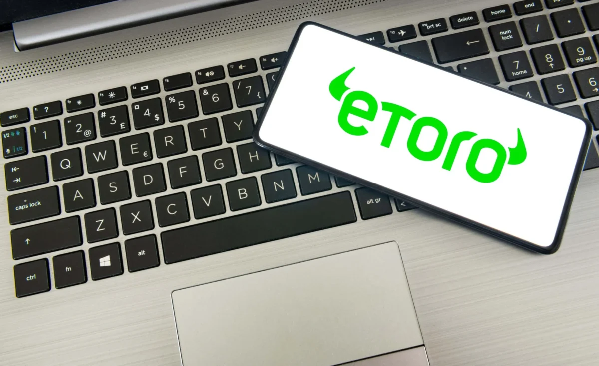 eToro (ETOR) Shares Plunge 11% on Disappointing Q2 Results and TradeZero Buyout