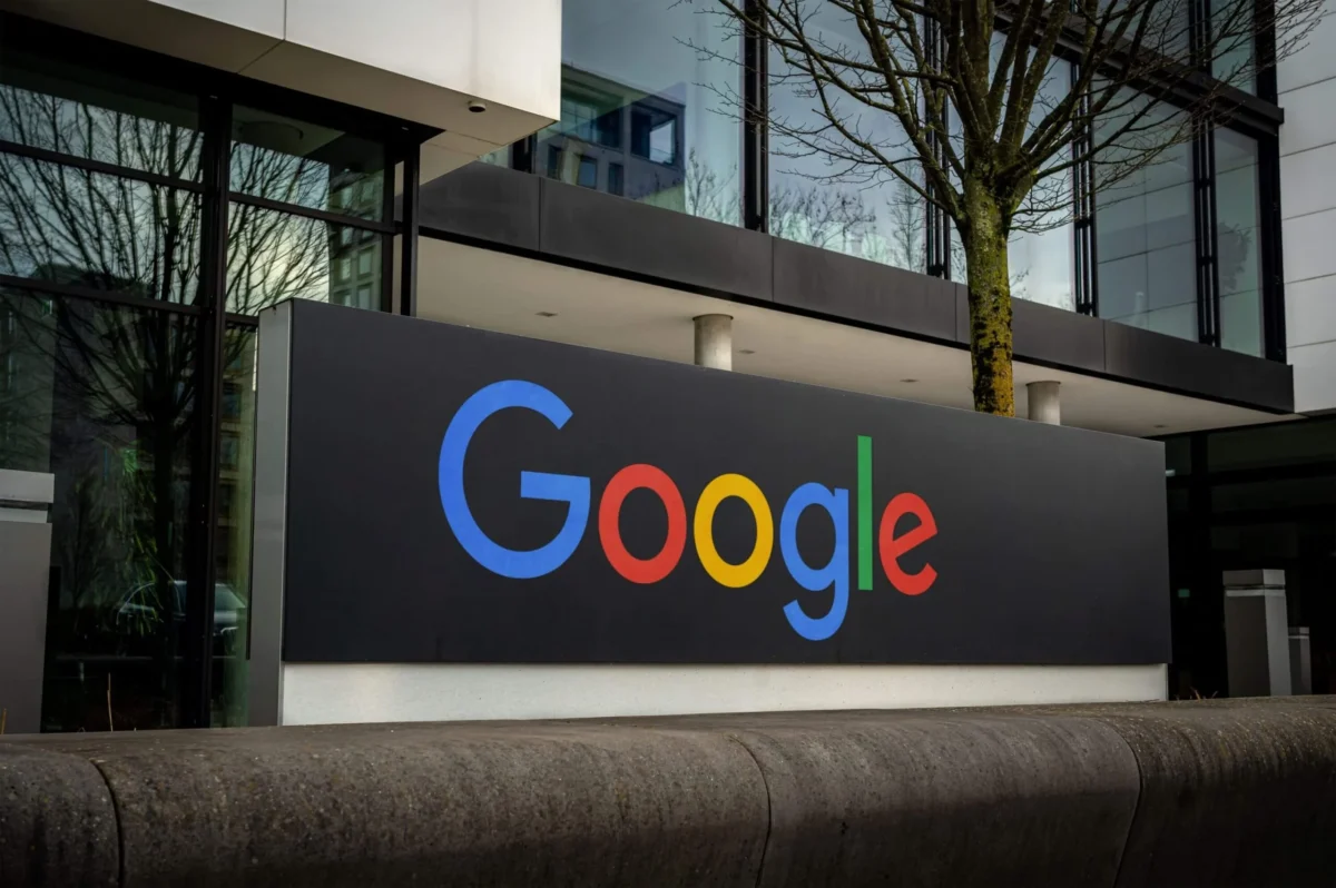 Wolfe Research Targets Alphabet (GOOGL) at $460 on Explosive Cloud Revenue Projections