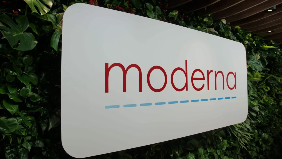 Moderna (MRNA) Stock Surges on Personalized Cancer Vaccine Success: Should Investors Buy?