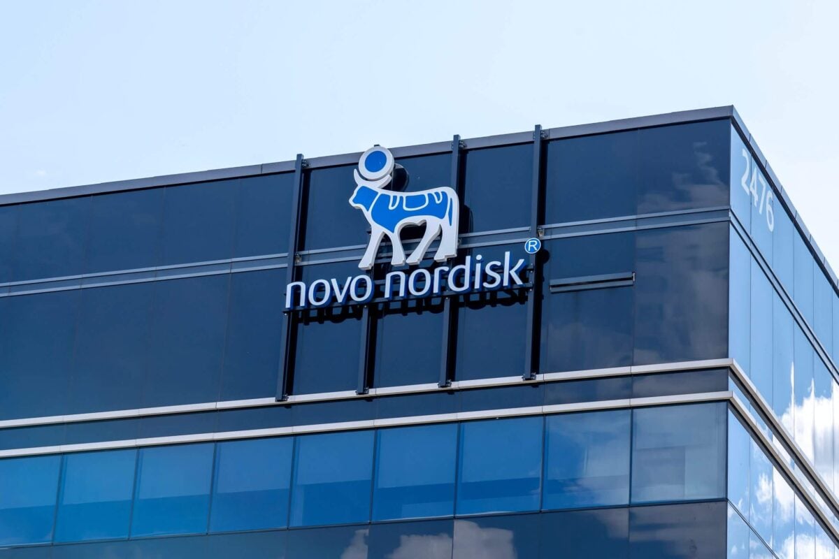 Novo Nordisk (NVO) Stock: Bernstein Forecasts 33% Decline Amid Intensifying Eli Lilly Rivalry