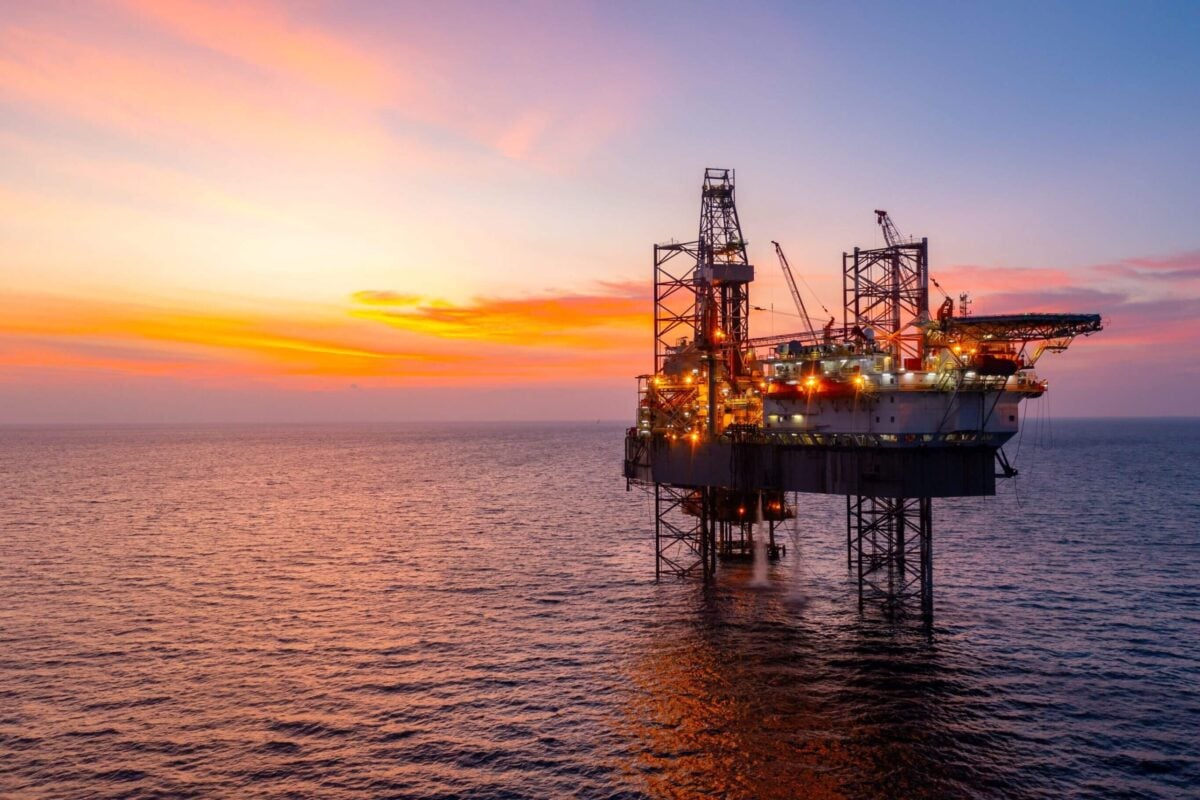 Crude Oil Markets Tumble Following Unexpected US Inventory Surge