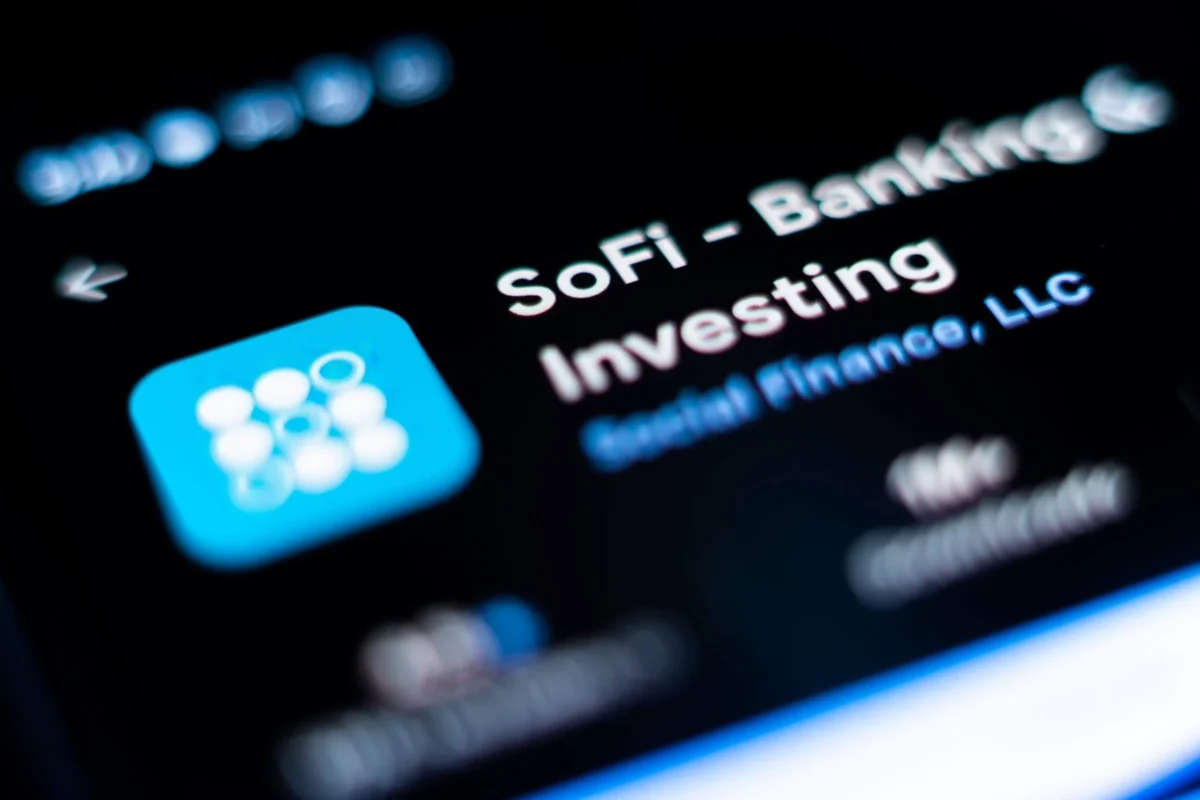 SoFi Technologies (SOFI) Stock Surges 4% Amid Fintech Sector Rally