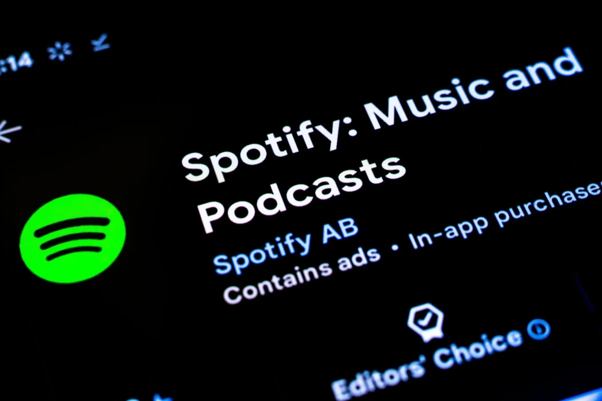 Spotify (SPOT) Stock Jumps 4.5% Amid Institutional Inflows and Universal Music AI Partnership