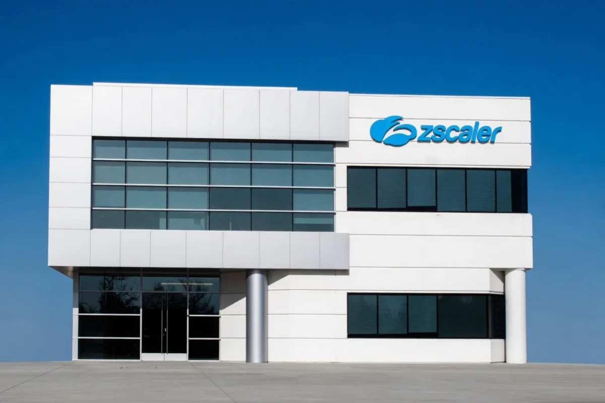KeyBanc Boosts Zscaler (ZS) Price Target to $210 Amid Valuation Gap