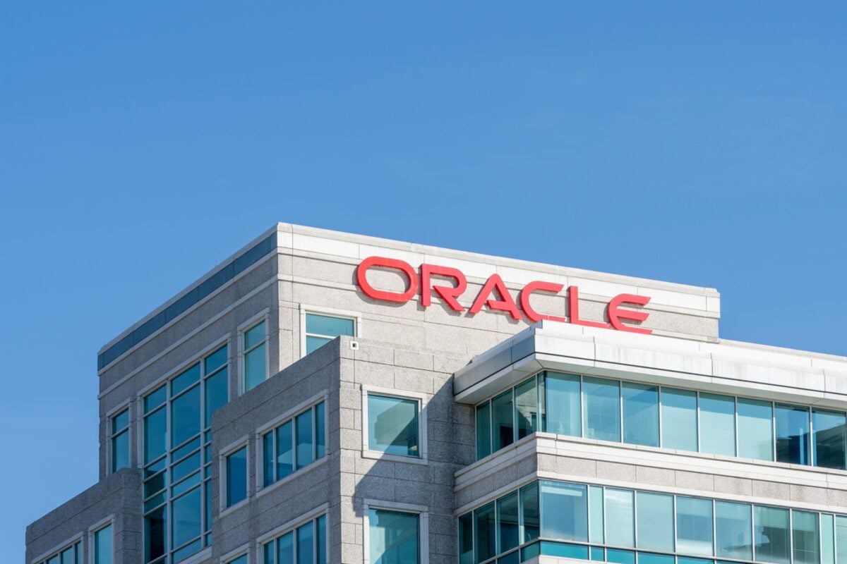 Oracle (ORCL) Stock Tumbles 26% Amid Fresh Layoffs to Finance Massive AI Infrastructure Spend