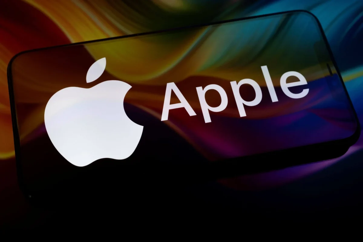 Apple (AAPL) Stock Surges to Record $344.94 as Market Cap Crosses $5 Trillion