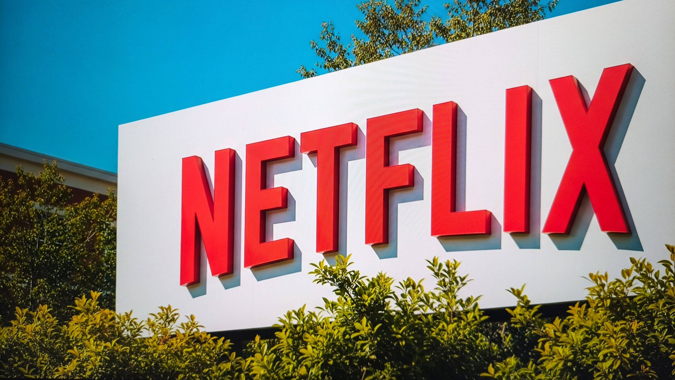 Netflix NFLX Stock Drops Following Wells Fargo s Historic Underweight 