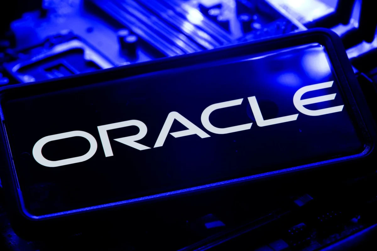 Oracle (ORCL) Stock: Larry Ellison Abandons $7.5B Share Sale Plan