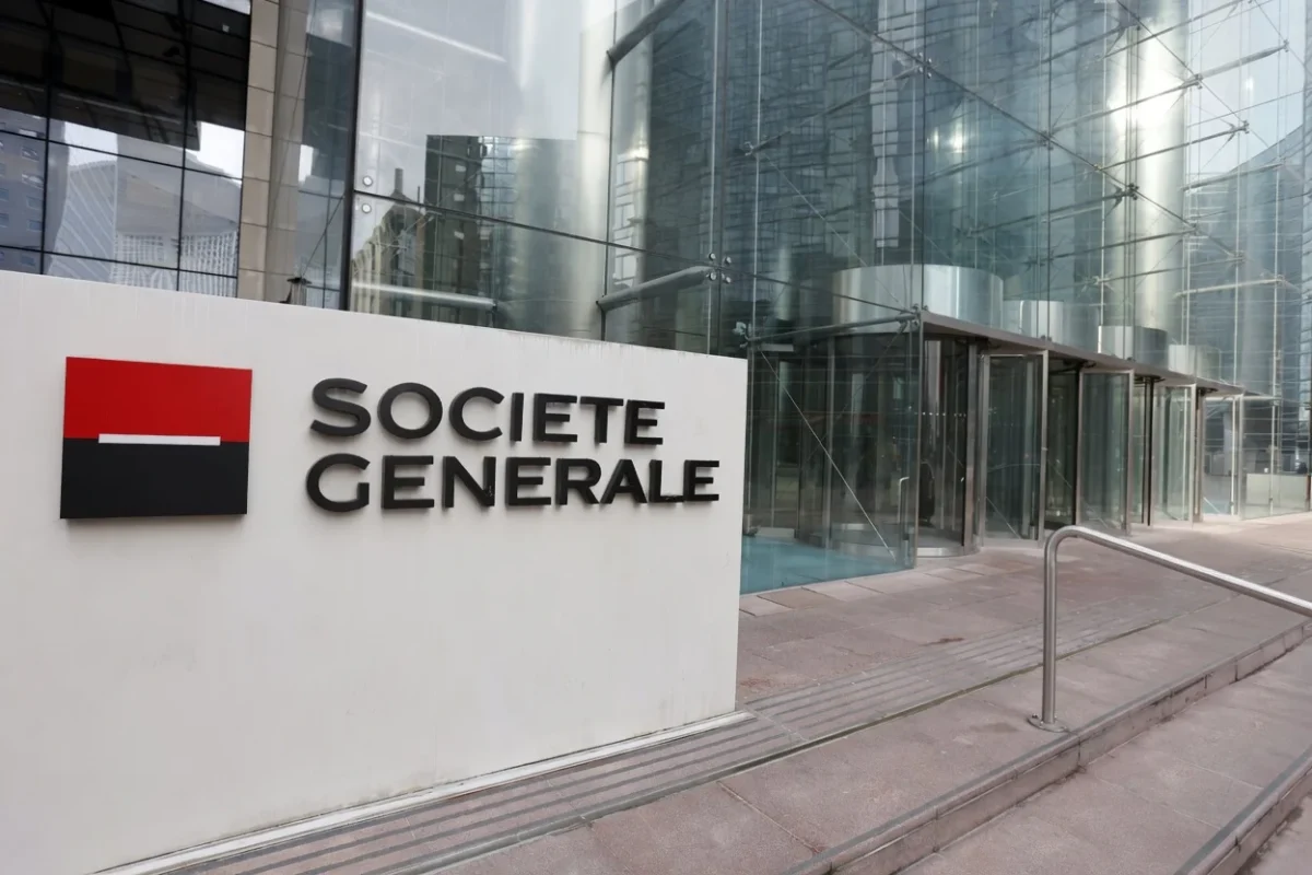 Societe Generale (GLE) Stock Surges on Ambitious €21B Investor Payout Strategy