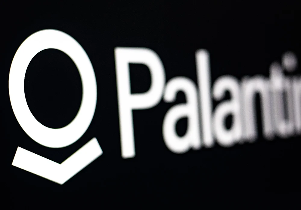 Palantir (PLTR) Stock Edges Higher Amid FAA’s AI Traffic Control Expansion