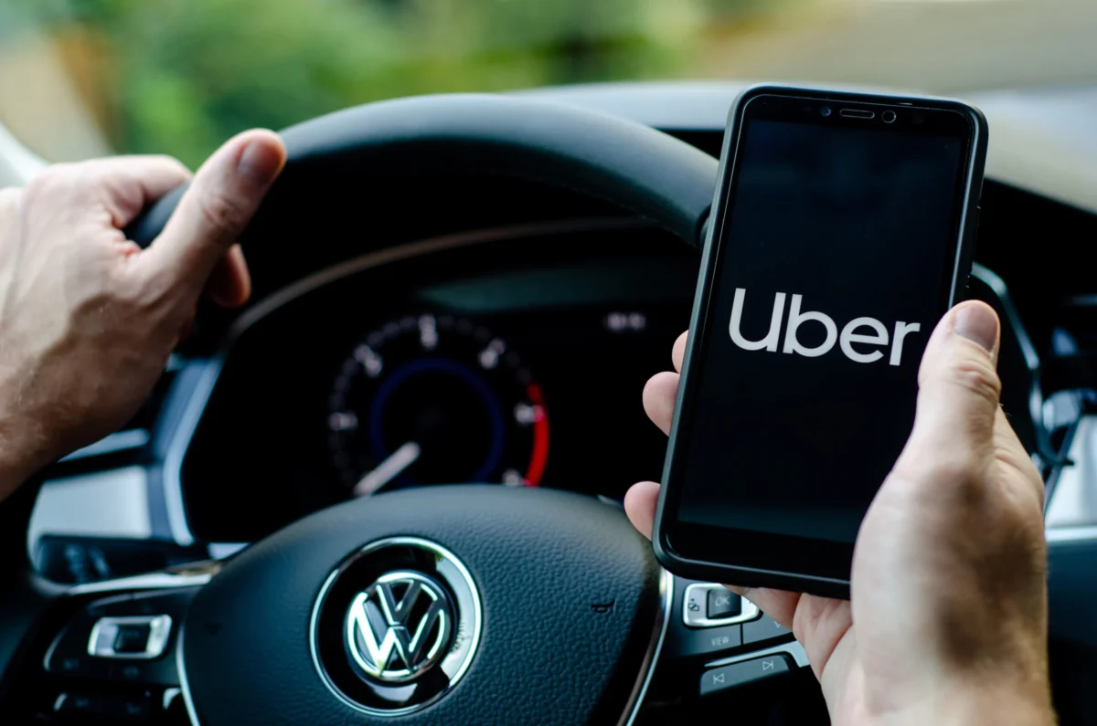 Uber (UBER) Stock Analysis: Rosenblatt Initiates Buy Rating as Baidu Robotaxis Launch in Dubai