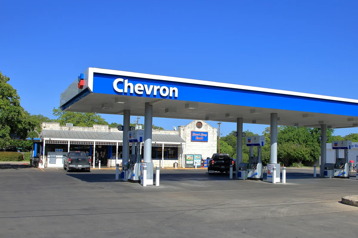 Chevron (CVX) Stock Gains Momentum as CFO Signals Extended High Oil Prices