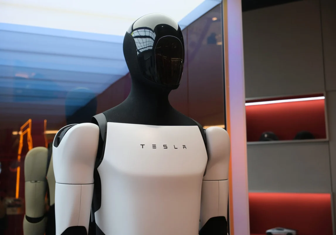 Tesla (TSLA) Stock Dips Amid Optimus Robot Production Challenges