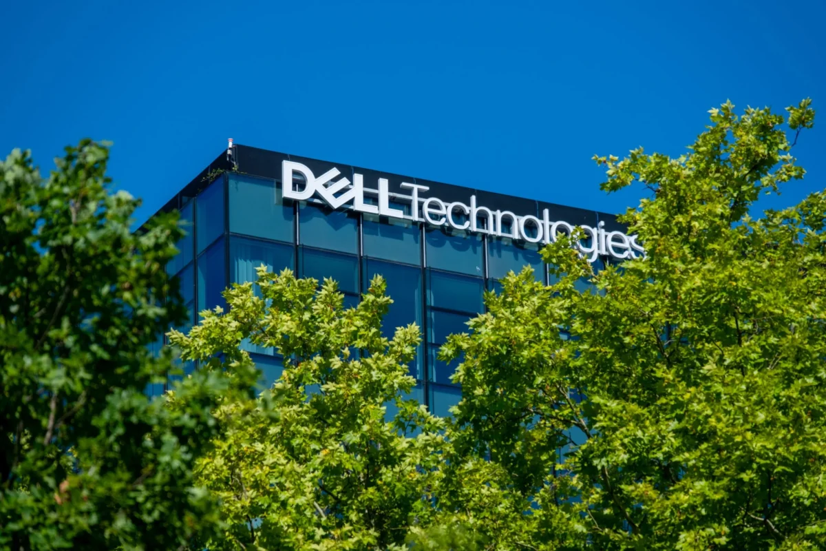 Dell Technologies (DELL) Shares Slide 4% on AI Investment Worries and Major Insider Transaction
