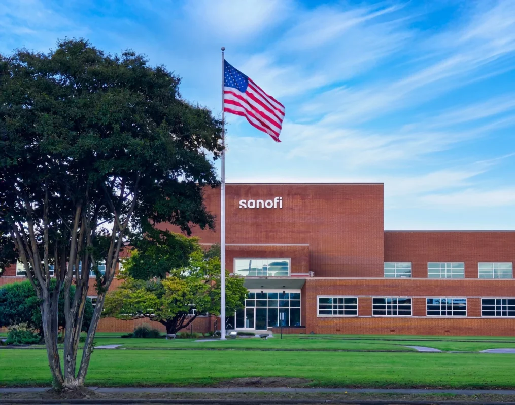 Sanofi (SNY) Stock Climbs on Massive $8B Regeneron Partnership Expansion