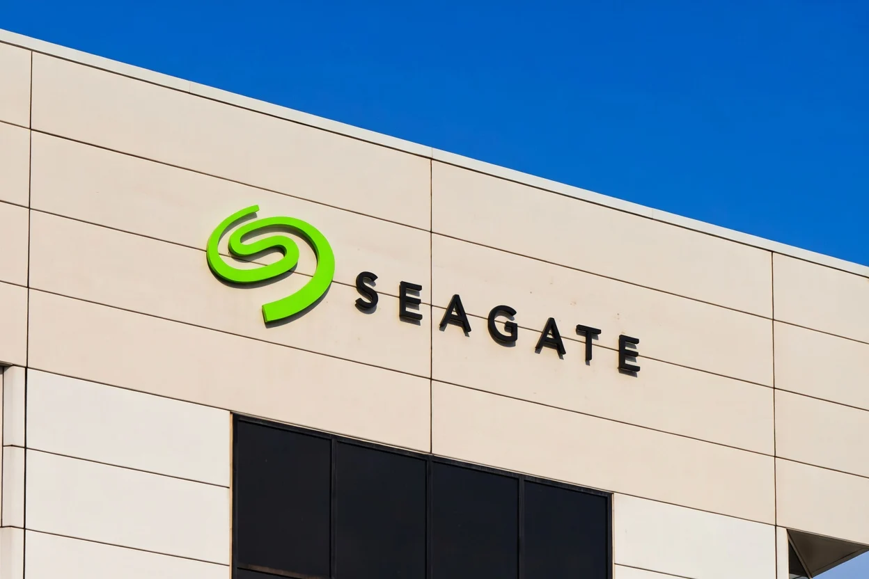 Seagate logo on the wall of a company building under a blue sky